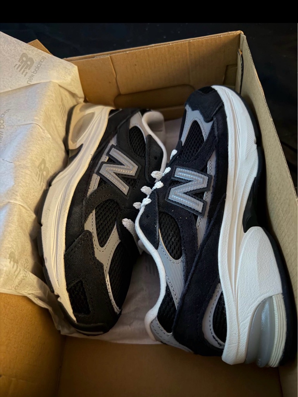 New Balance - Picture 2 of 6